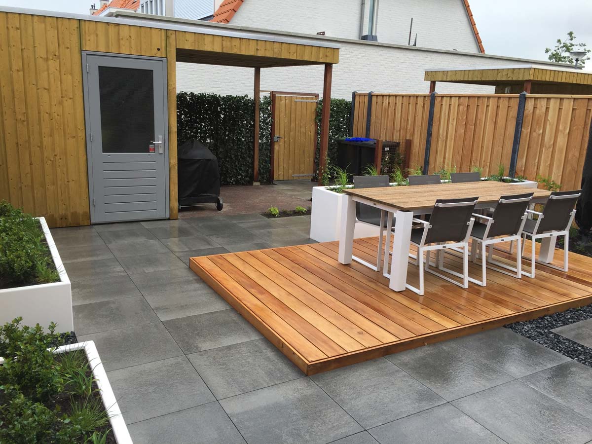 Vlonderterras met eettafel